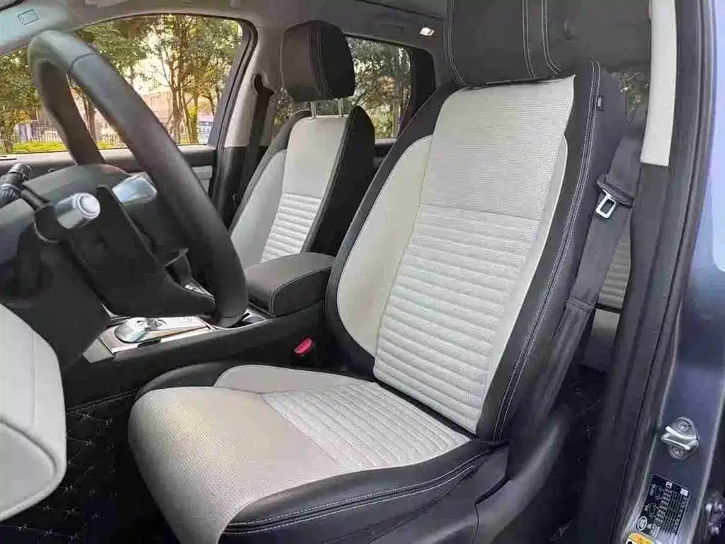 LAND ROVER DISCOVER SPORTS