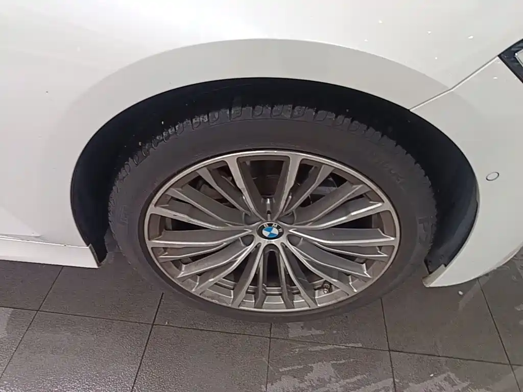 BMW 3 Series — миниатюра 14
