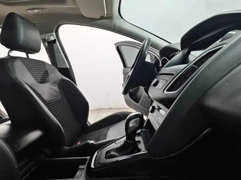 Ford Focus — миниатюра 15
