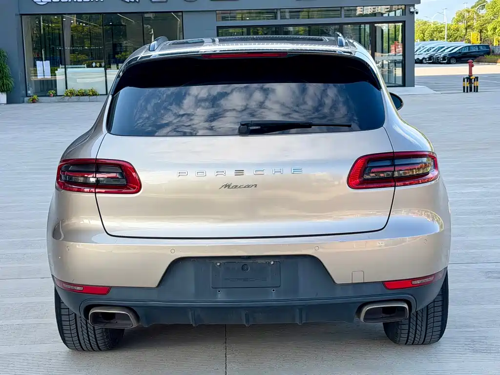 Porsche Macan — миниатюра 5