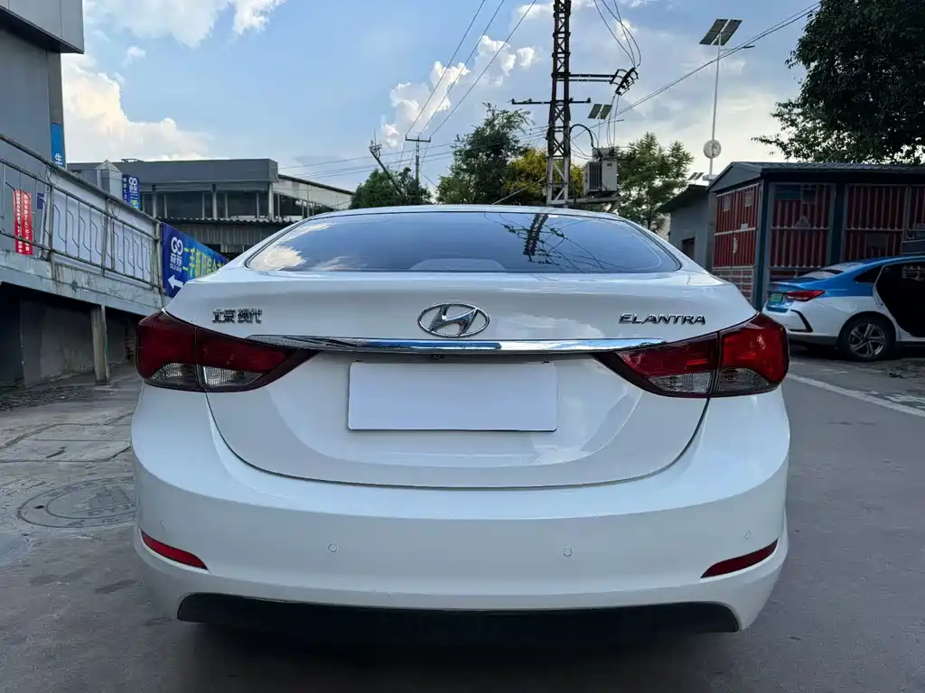 Hyundai Elantra Langdong — миниатюра 8