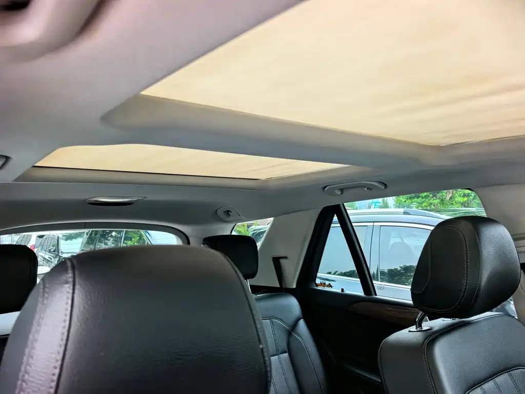 Mercedes-Benz GLE (Import) — миниатюра 4