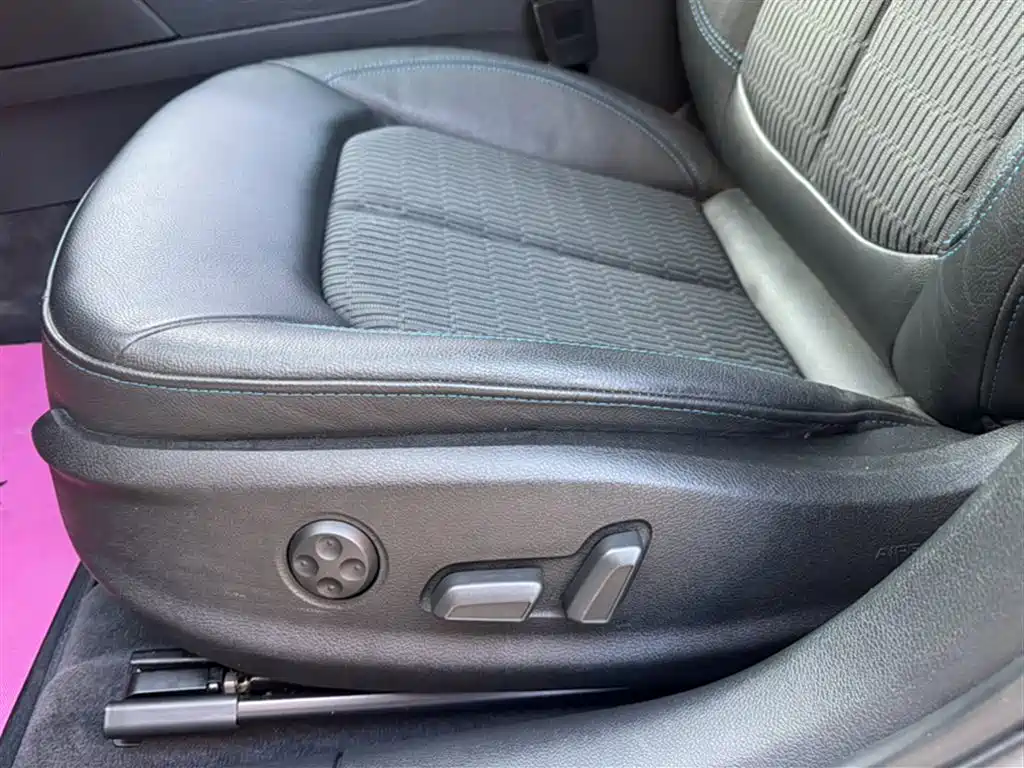 AUDI  A3