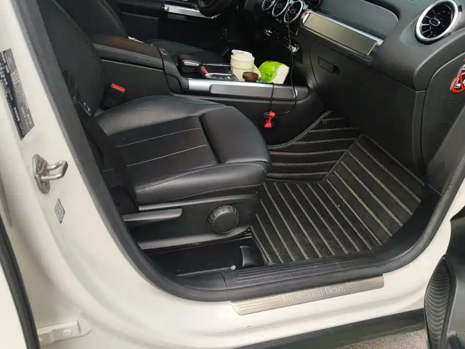 Mercedes-Benz GLB — миниатюра 8