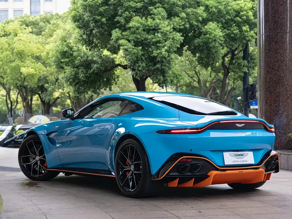 Aston Martin V8 Vantage — миниатюра 6
