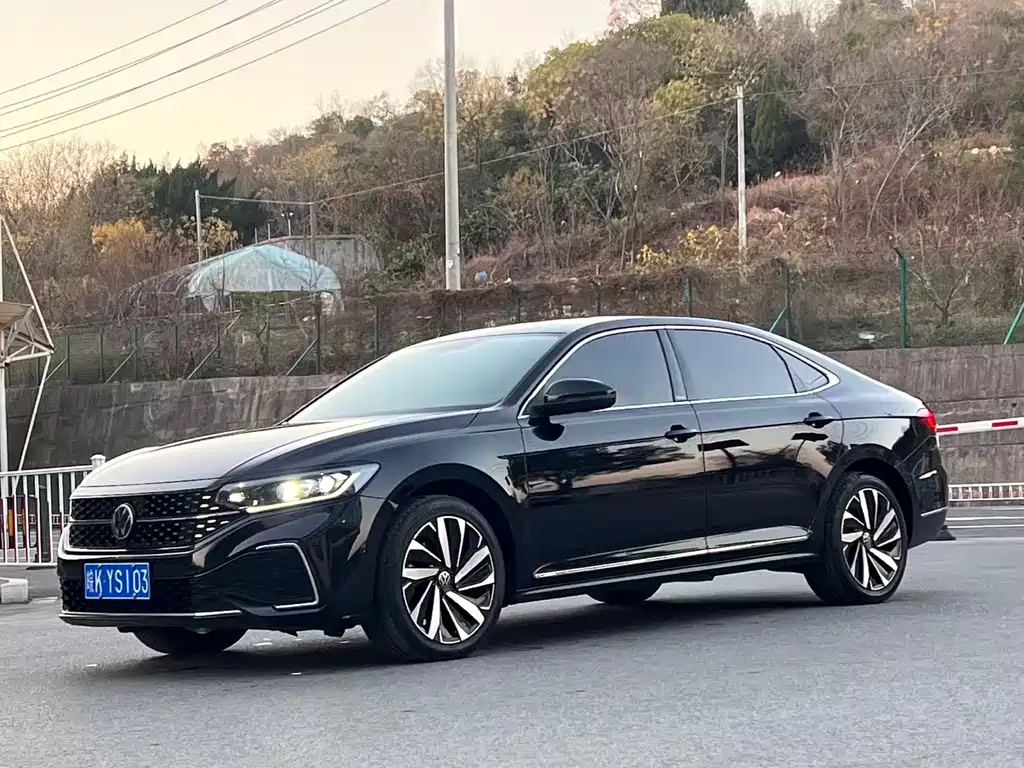 Volkswagen Passat 2023