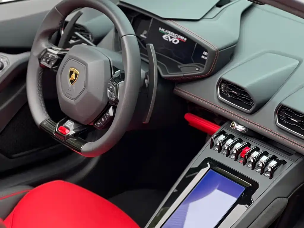 LAMBORGHINI HURACÁN