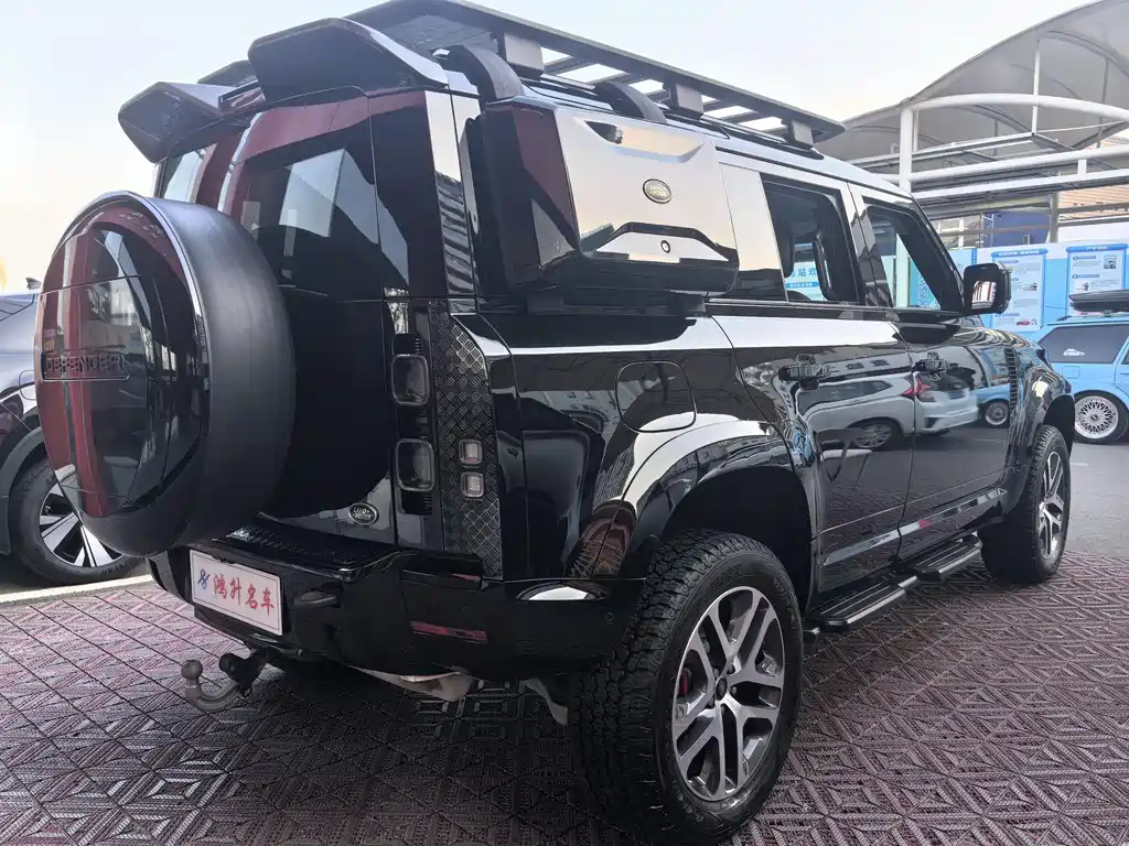 LAND ROVER DEFENDER