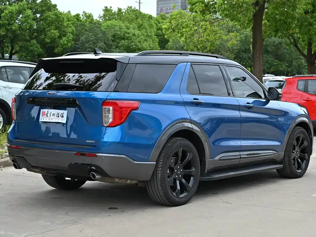Ford Explorer — миниатюра 6