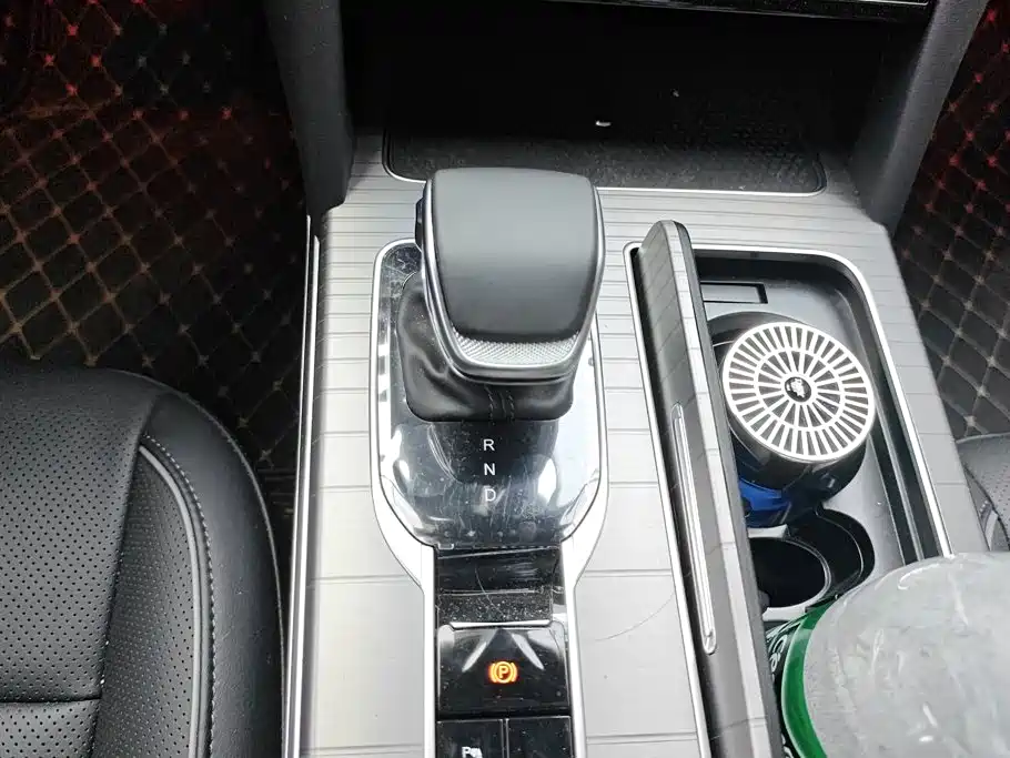 Hongqi Hongqi HS7 PHEV — миниатюра 16