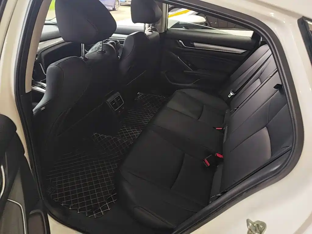 Honda Accord — миниатюра 17