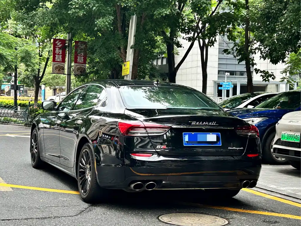 Maserati Quattroporte — миниатюра 4