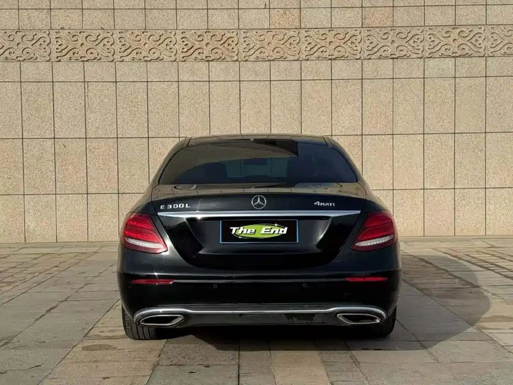 Mercedes-Benz E-Class — миниатюра 8