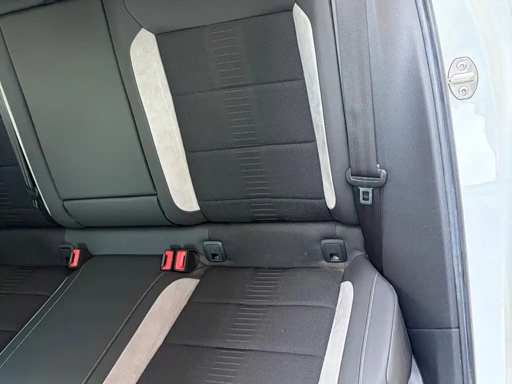 Volkswagen T-Roc — миниатюра 8