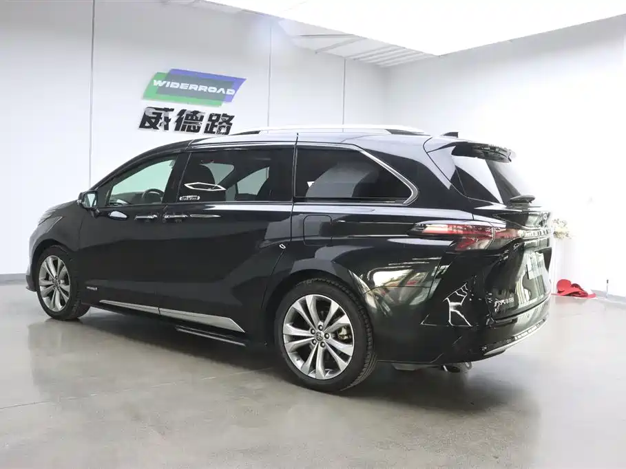 Toyota Sienna 2021 2.5L
