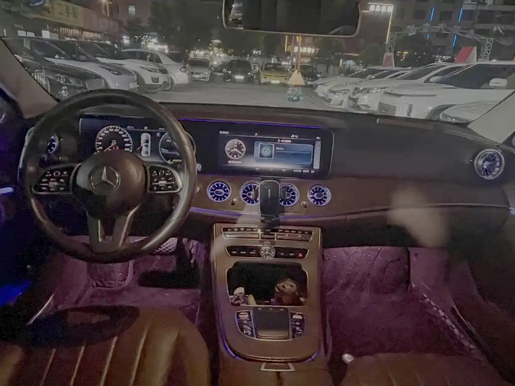 Mercedes-Benz E-Class — миниатюра 4