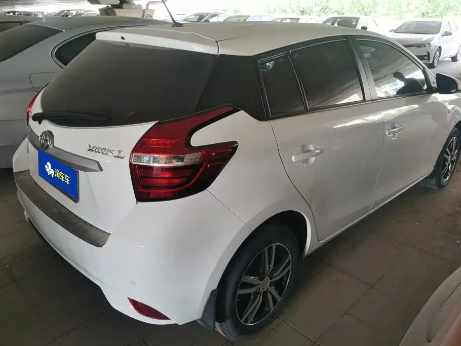 Toyota Yaris L — миниатюра 3