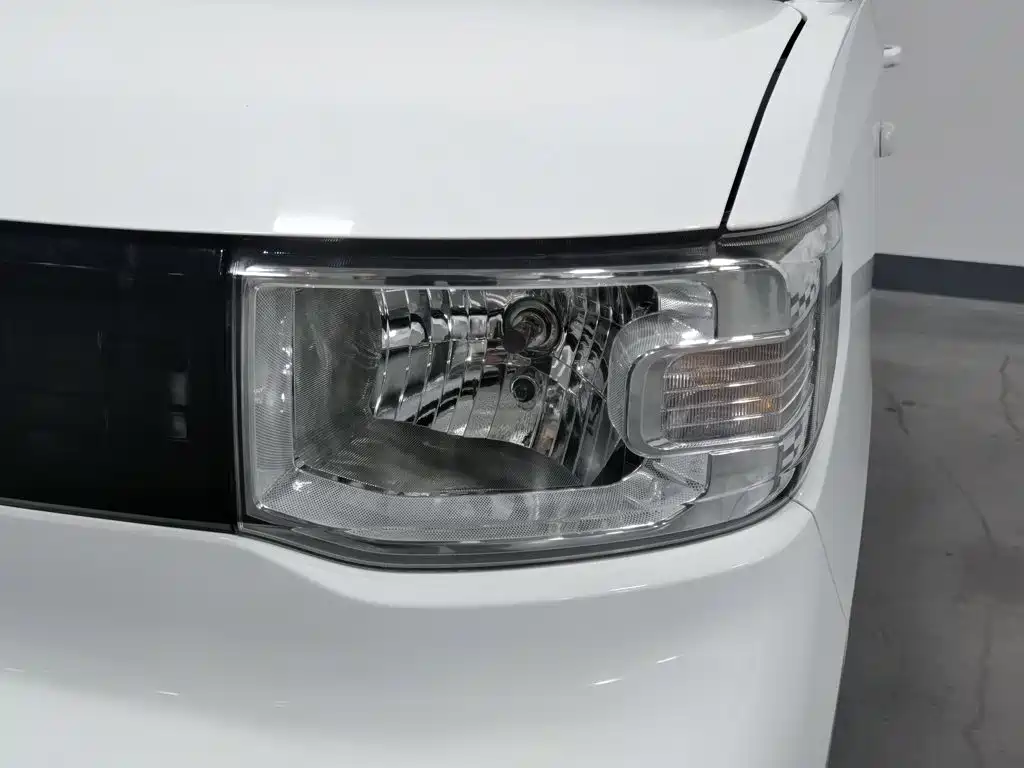 Wuling MINIEV — миниатюра 7