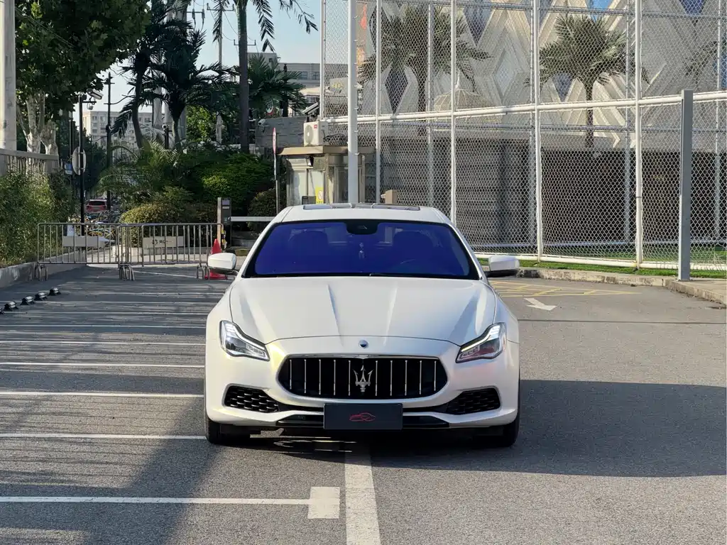 Maserati Quattroporte — миниатюра 2