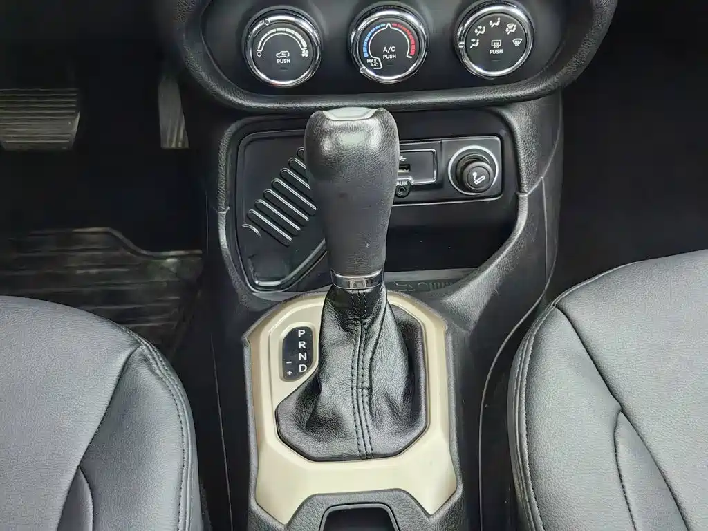 Jeep Renegade — миниатюра 13
