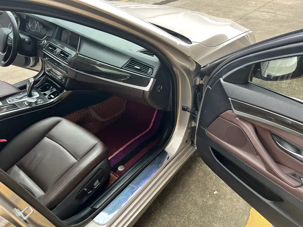 BMW 5 Series — миниатюра 6
