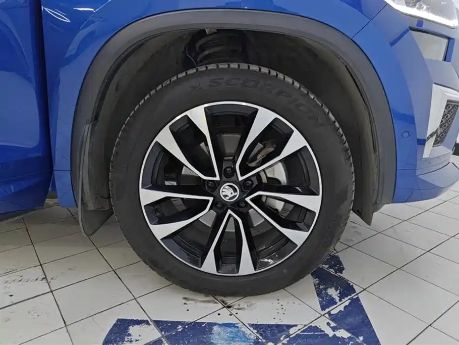 Skoda Kodiaq 2022 TSI330 7 мест