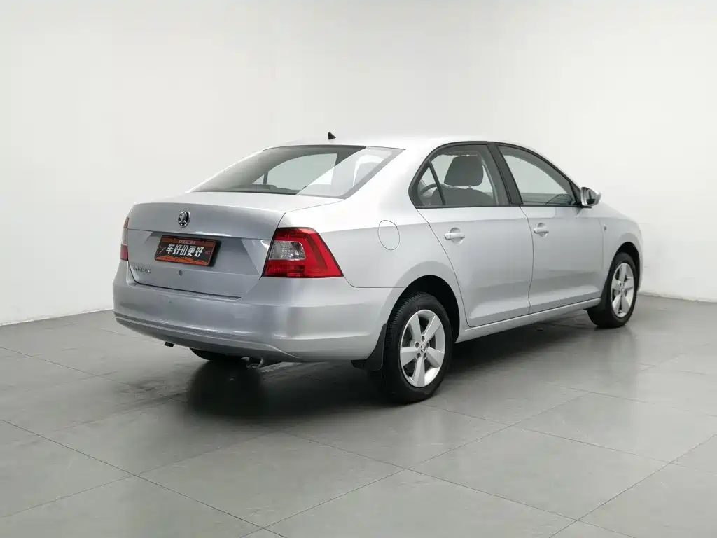 Skoda Rapid — миниатюра 2