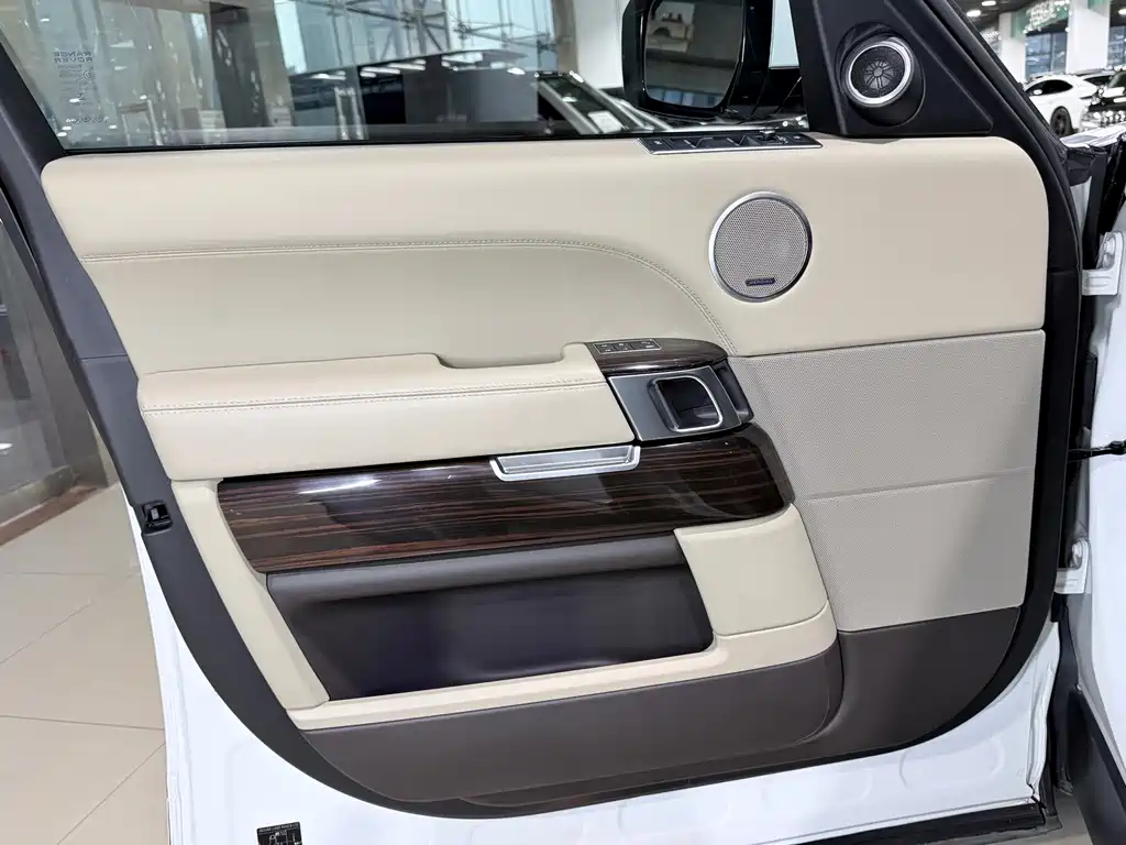 Land Rover Range Rover — миниатюра 12