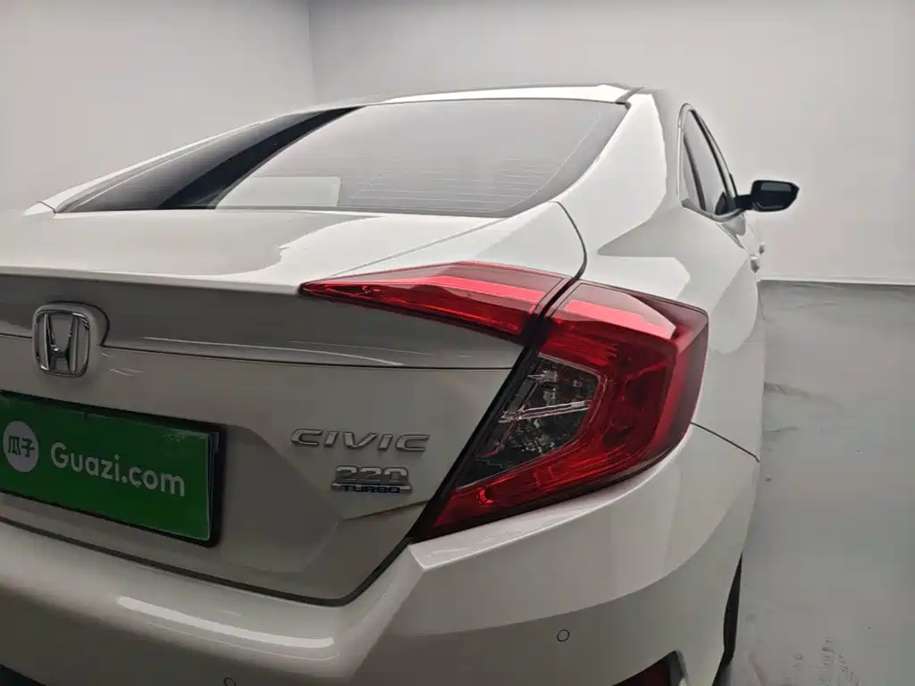 Honda Civic — миниатюра 8
