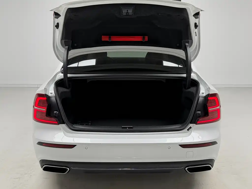 Volvo S60 2021 T4 Luxury