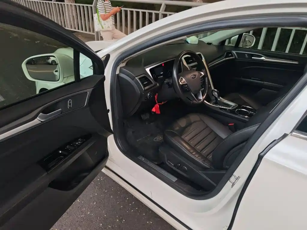 Ford Mondeo — миниатюра 17