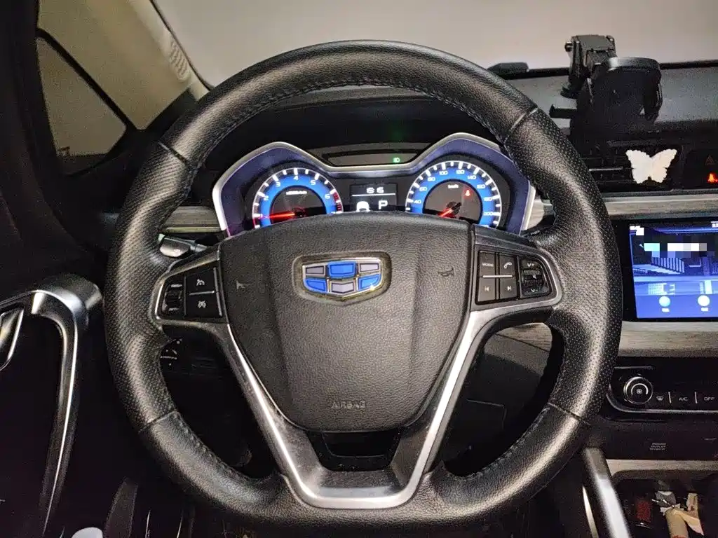Geely Vision X3 — миниатюра 7