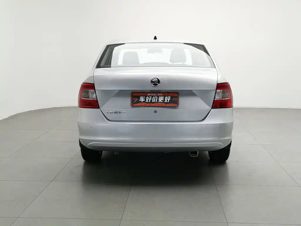 Skoda Rapid — миниатюра 4