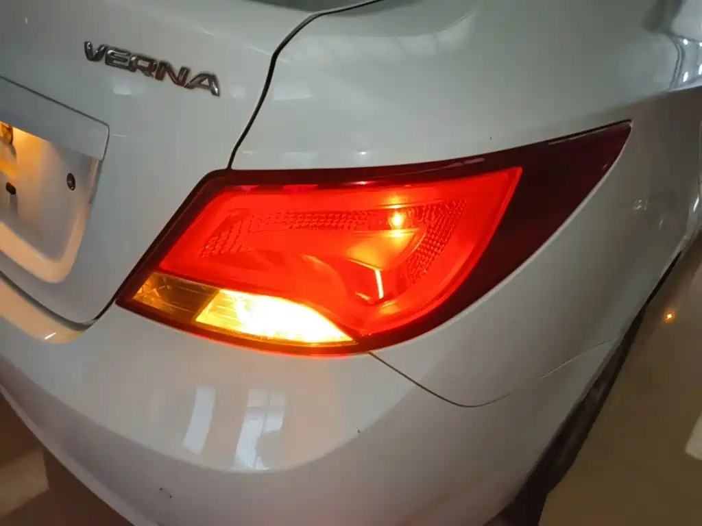 Hyundai Verna — миниатюра 8