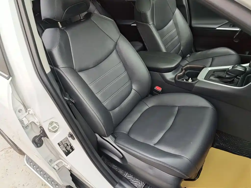 Toyota RAV4 — миниатюра 25