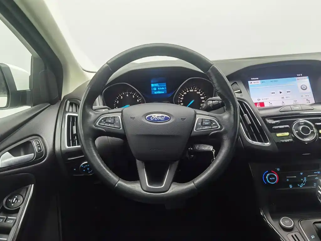Ford Focus — миниатюра 11