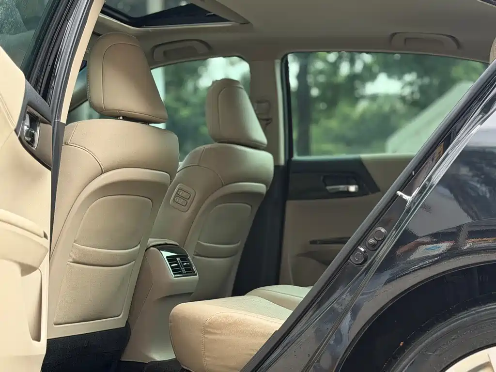 Honda Accord — миниатюра 8