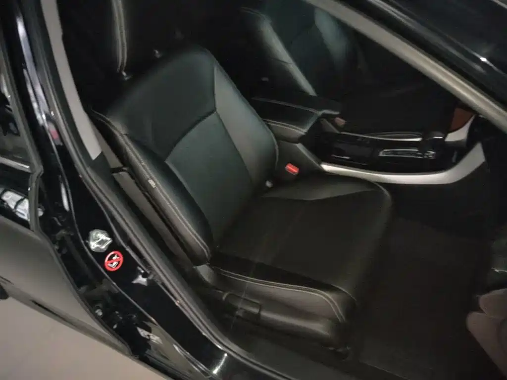Honda Accord — миниатюра 25