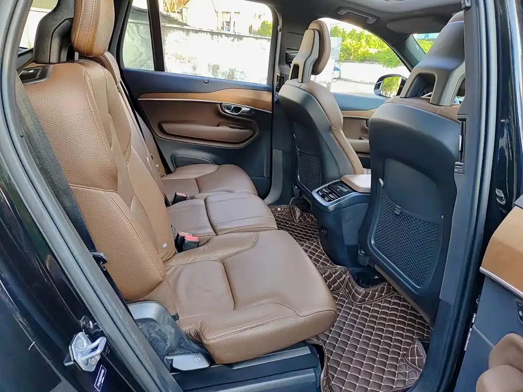 Volvo XC90 — миниатюра 11
