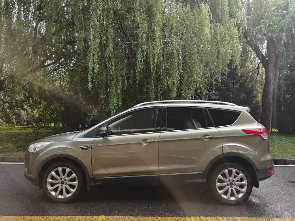 Ford Kuga — миниатюра 6