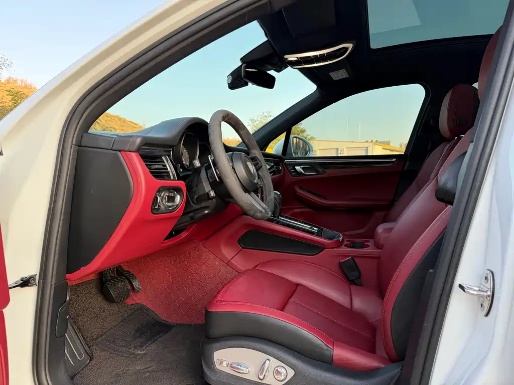 Porsche Macan — миниатюра 7