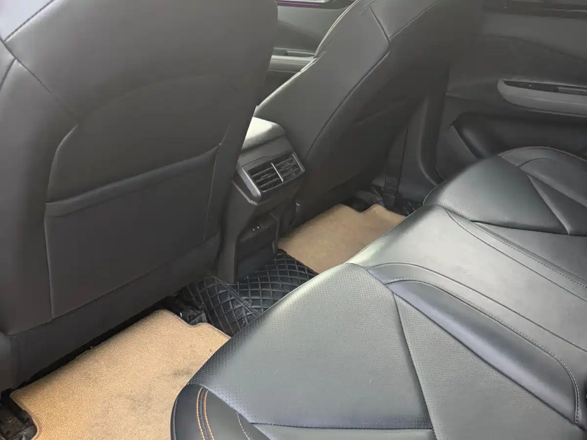 Chang'an UNI-V 2022 Silver/gray из Китая