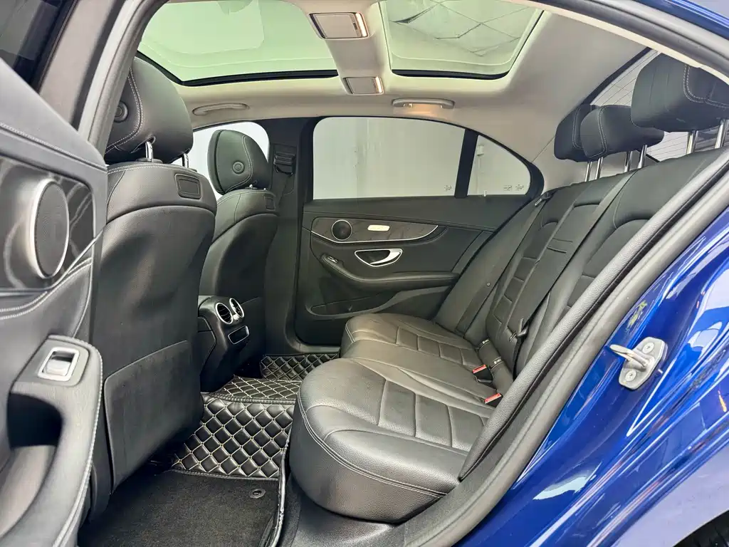 Mercedes-Benz C-Class — миниатюра 9