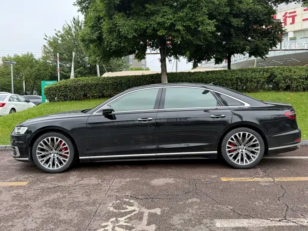 Audi A8 — миниатюра 3