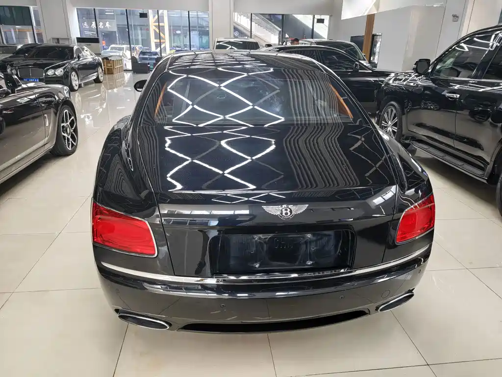 Bentley Flying Spur — миниатюра 11