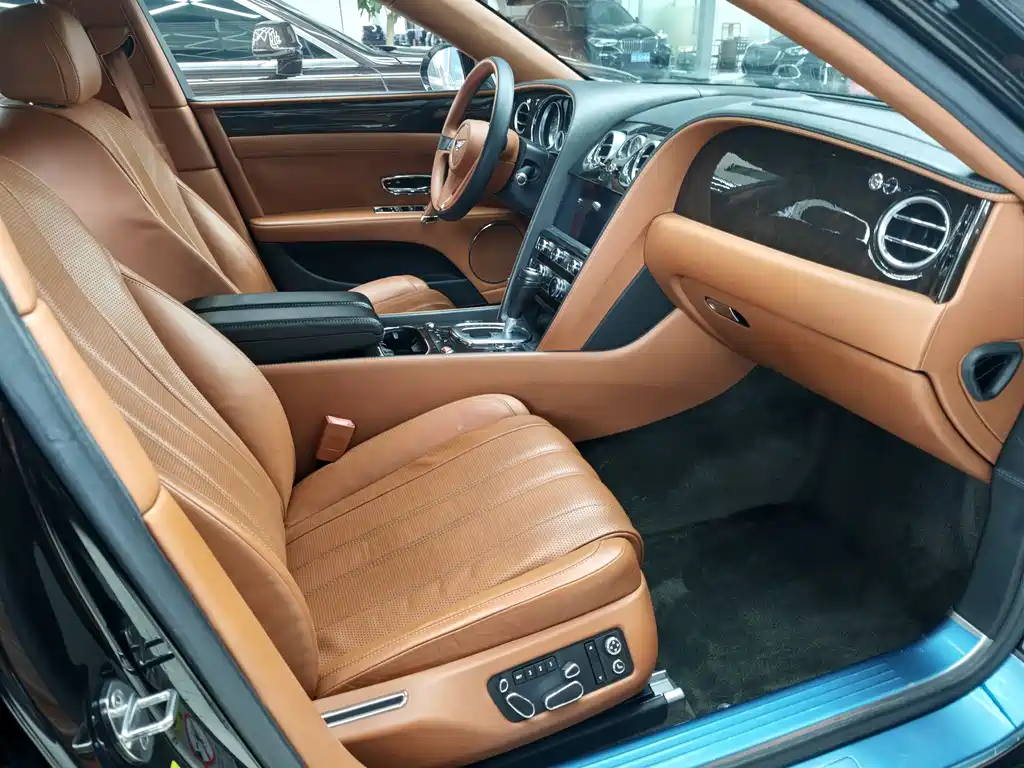 Bentley Flying Spur — миниатюра 14