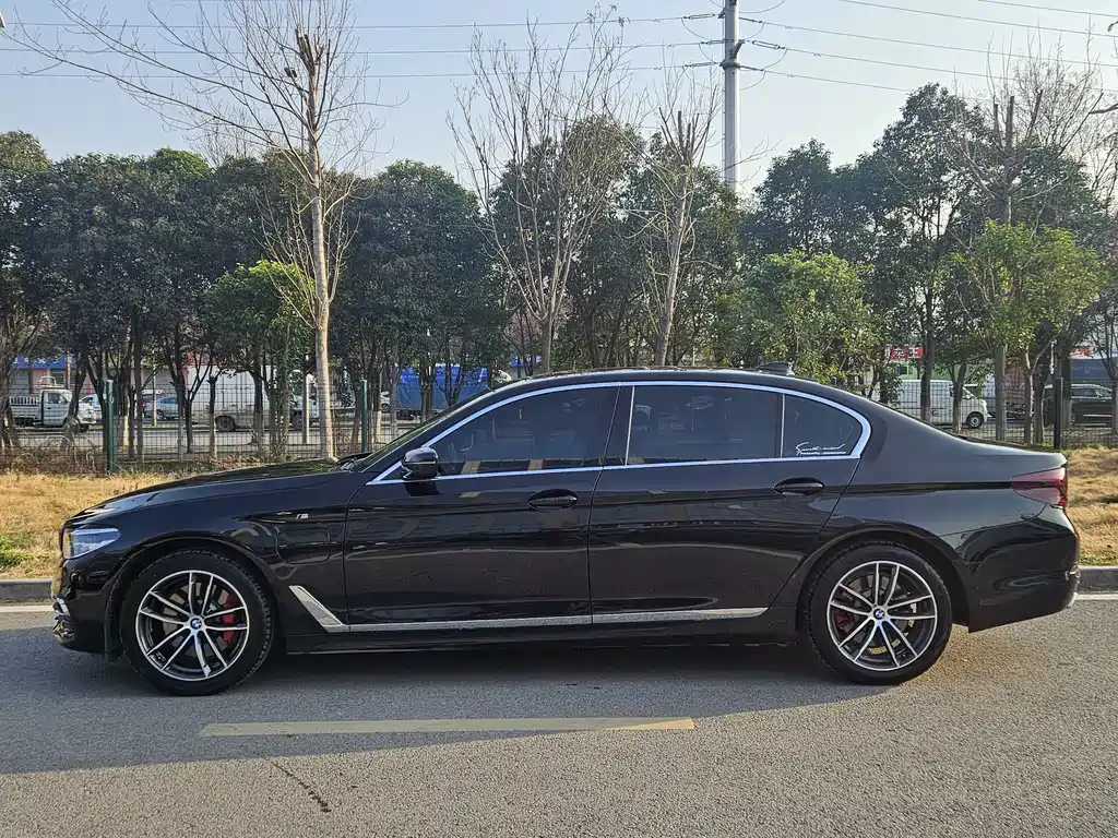 BMW 5 SERIES NEW ENERGY