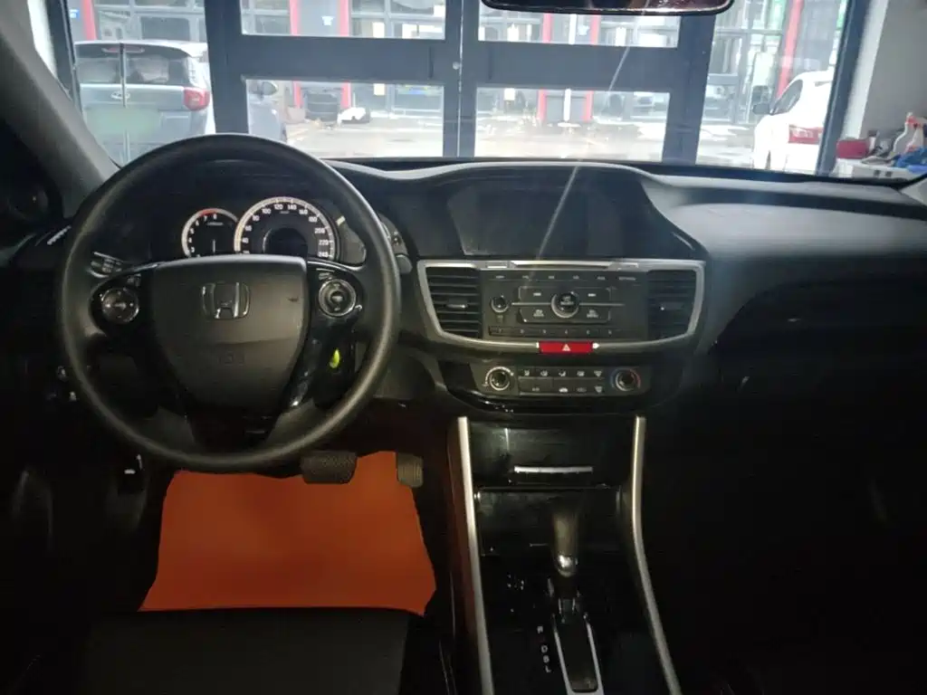 Honda Accord — миниатюра 10