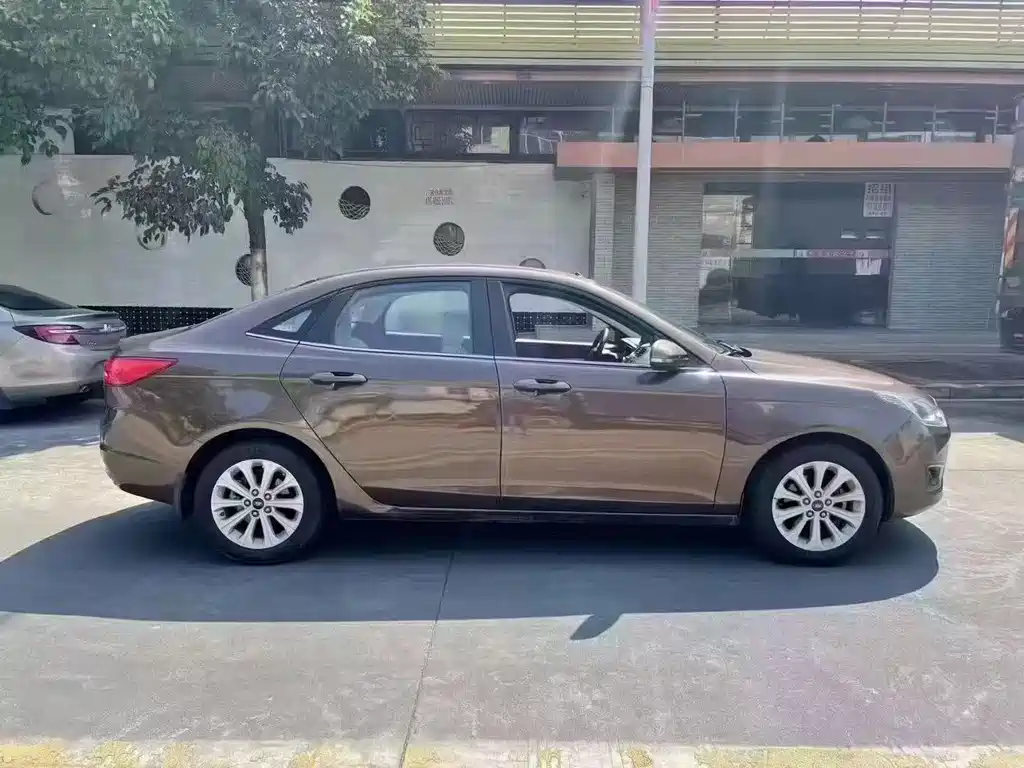 Ford Escort 2015 1.5L AT Fashion