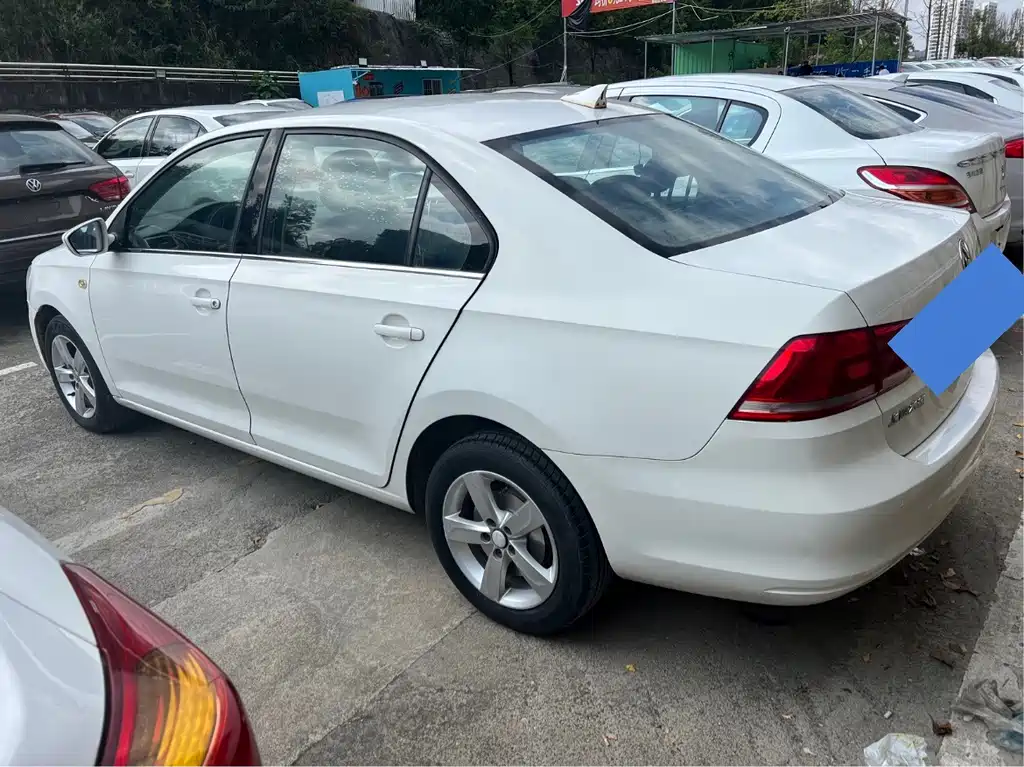 Volkswagen Santana — миниатюра 7